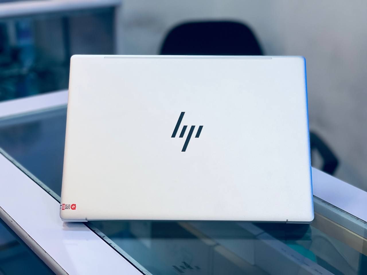 HP Pavilion Plus,Back side view