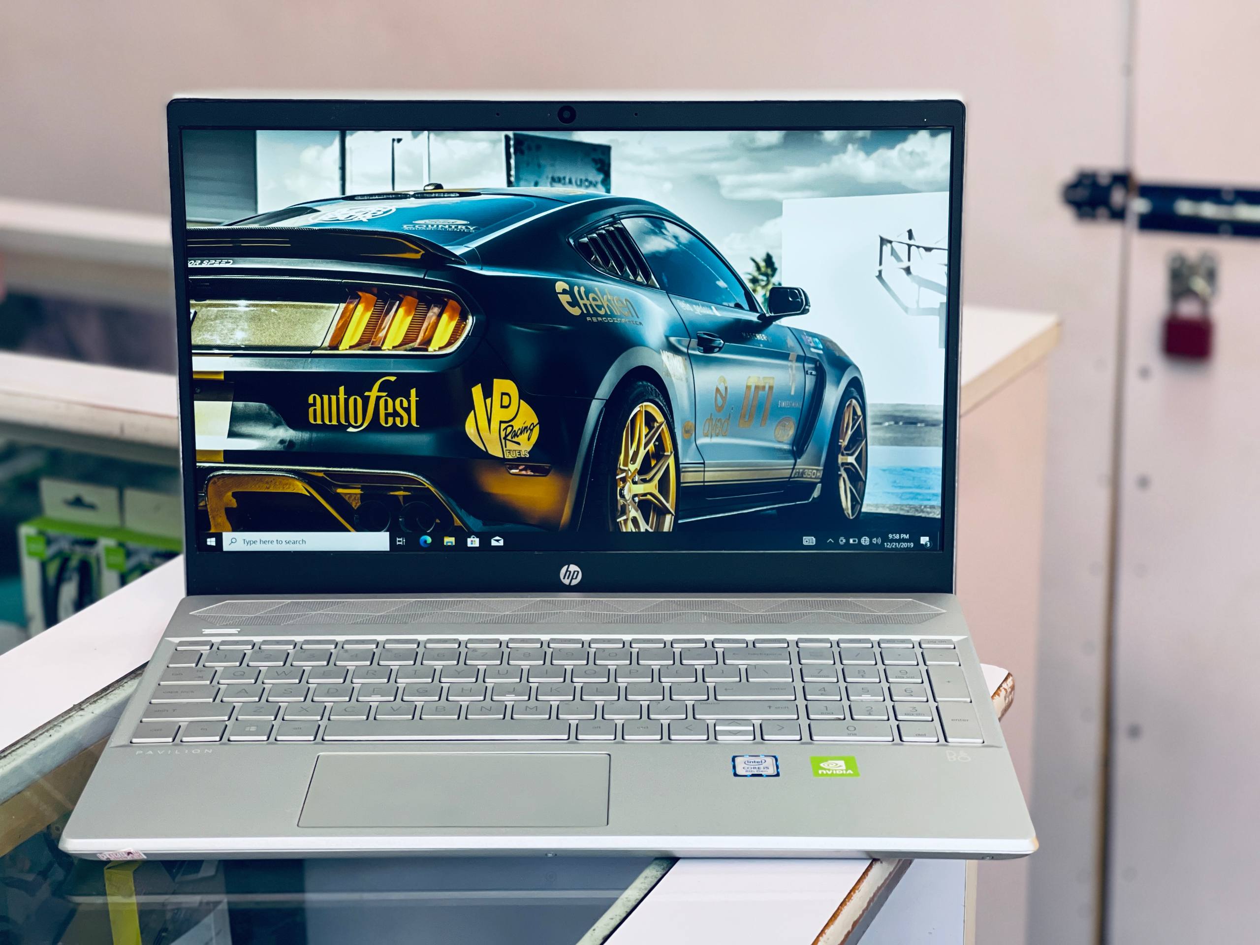 HP PAVILION 8TH GEN 15.6 INCH