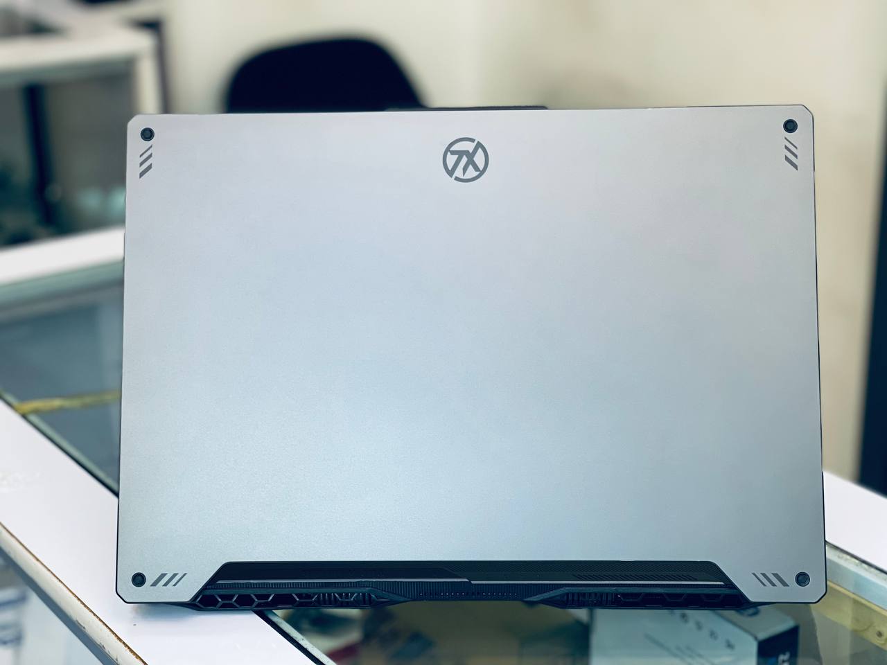 Asus tuf gaming,Back side view